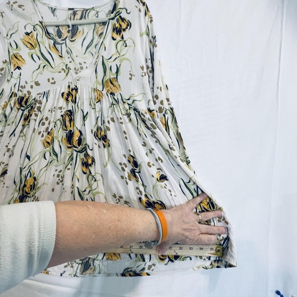 Free People Blouse Womens Medium Multicolor Floral Boho V Neck Tunic Top - Picture 8 of 12